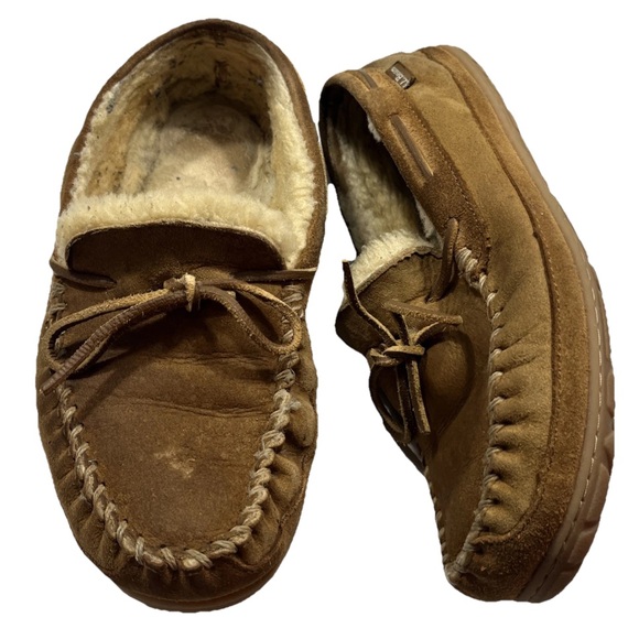 LL Bean Wicked Good Moccasin Slippers Tan Suede Lamb Shearling Lined Mens Size 9 - Picture 1 of 15